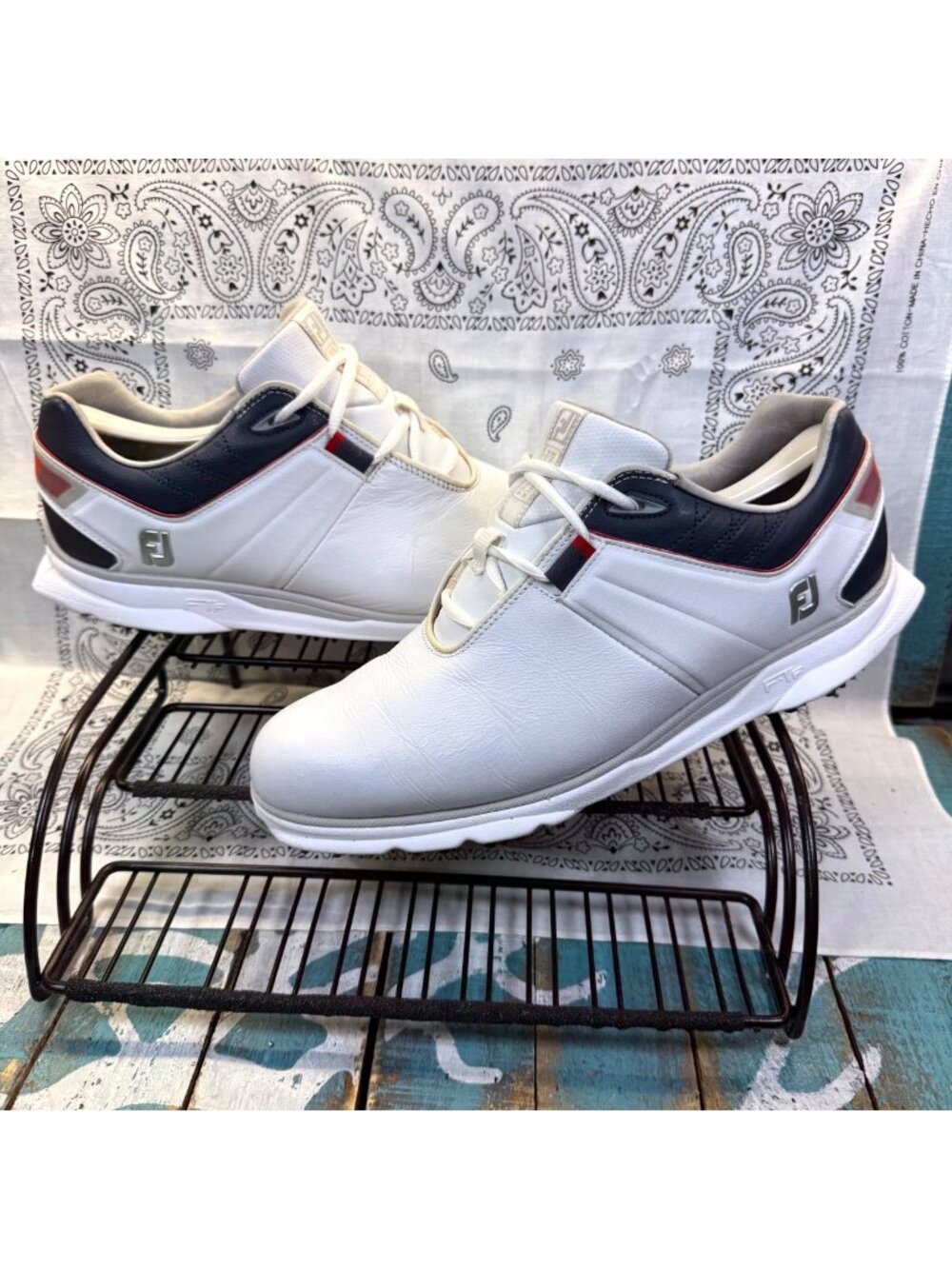 FootJoy Pro SL Shoes Mens Size 10M White Navy Leather Golf Spikeless 53074K